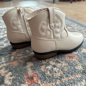 Toddler Girls’ Boot - Cat & Jack